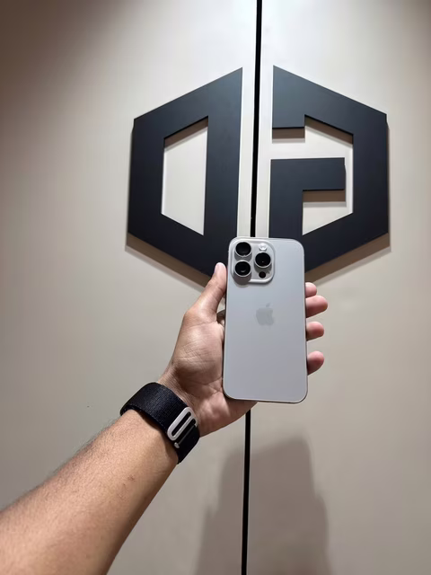 iPhone 15 Pro 256GB Natural Titanium