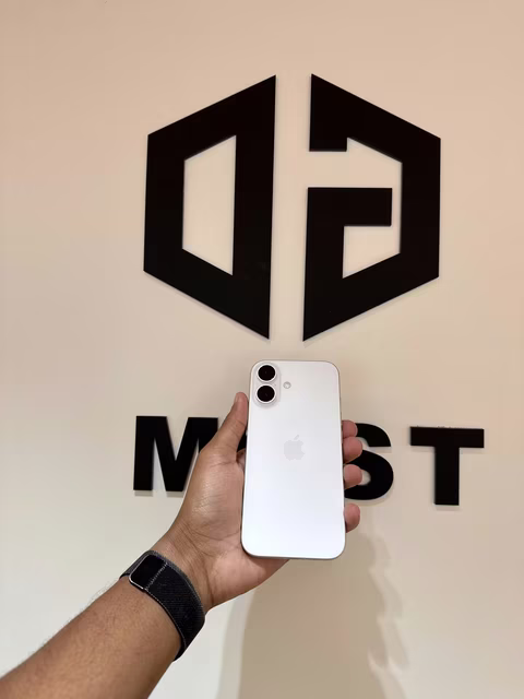 iPhone 16 128GB White