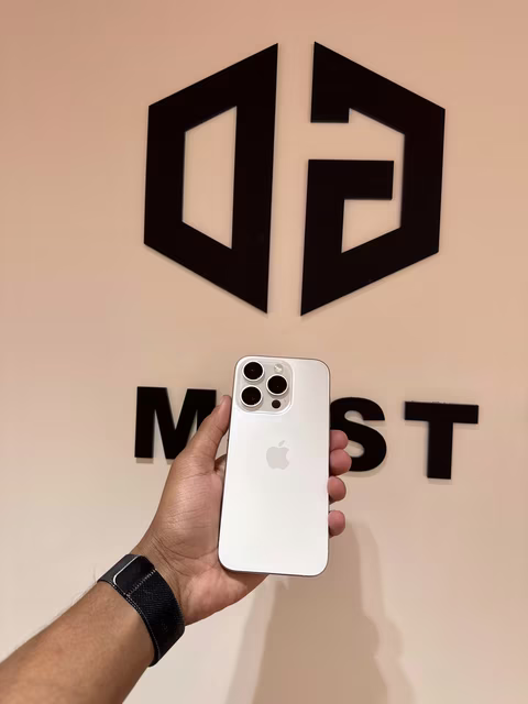 iPhone 15 Pro 256GB White