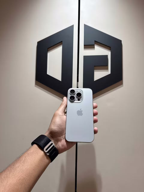 iPhone 15 Pro 256GB Natural Titanium