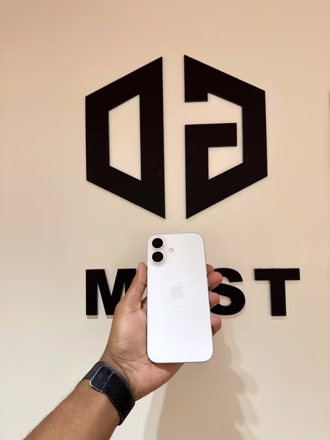 iPhone 16 128GB White