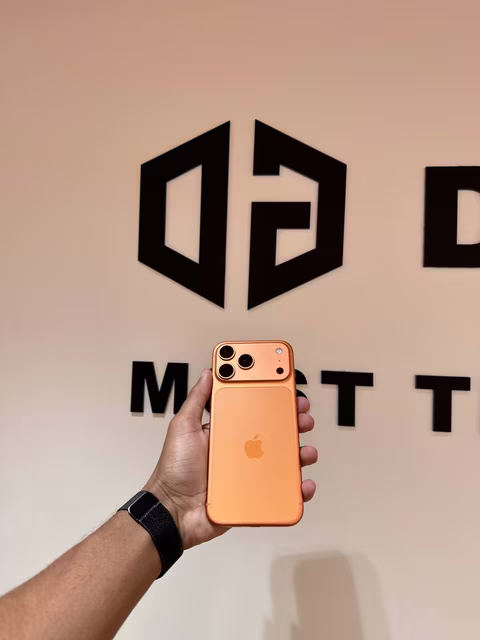 iPhone 17 Pro Max, Cosmic Orange, 256GB